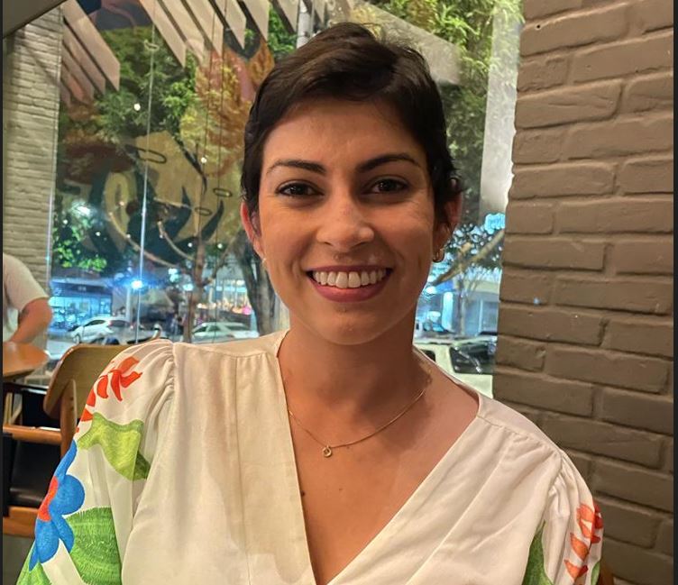 De profissional dedicada à pacientes oncológicos, Roseane enfrentou um câncer e transformou a adversidade em um ato de coragem