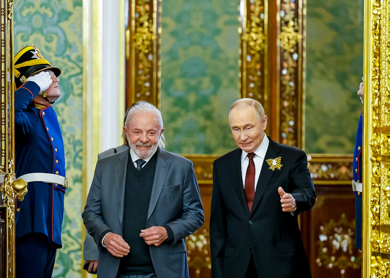 Lula leva pedido de cessar-fogo de 30 dias de Zelensky a Putin e se oferece para mediar
