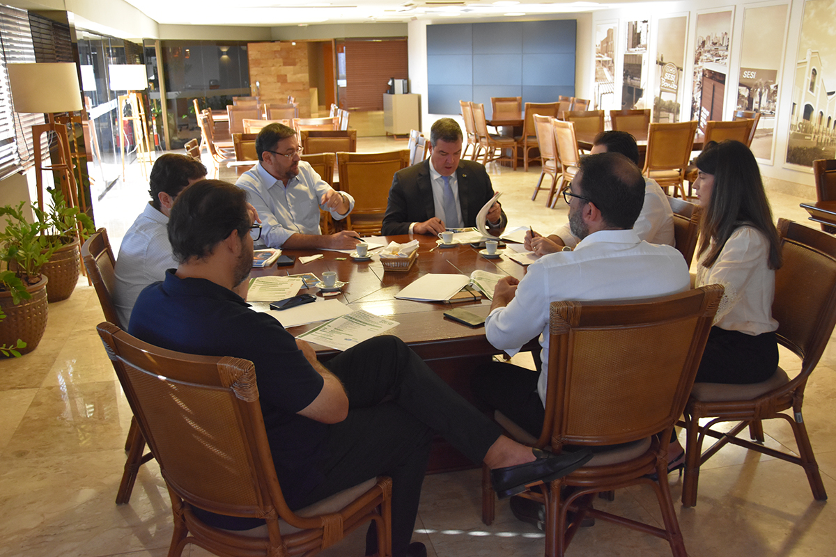 Presidente da Fiems e governador ajustam ações estratégicas para desenvolvimento de MS