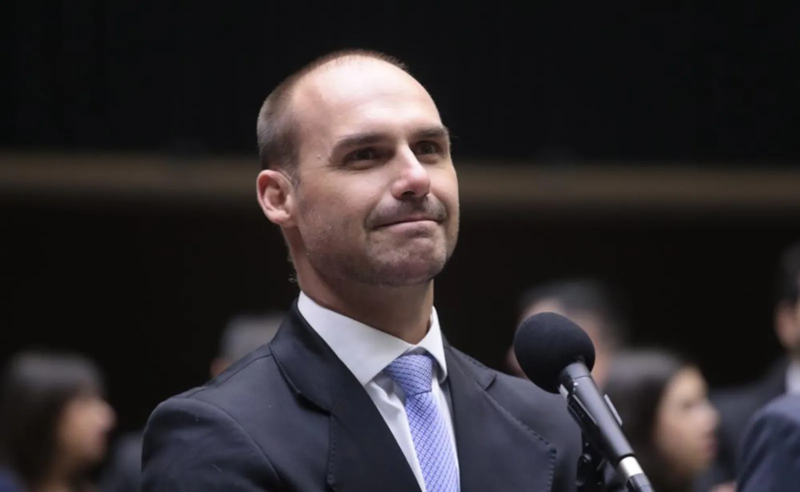Lula diz que Eduardo Bolsonaro nos EUA faz ‘prática terrorista’: ‘Foi lamber as botas do Trump’