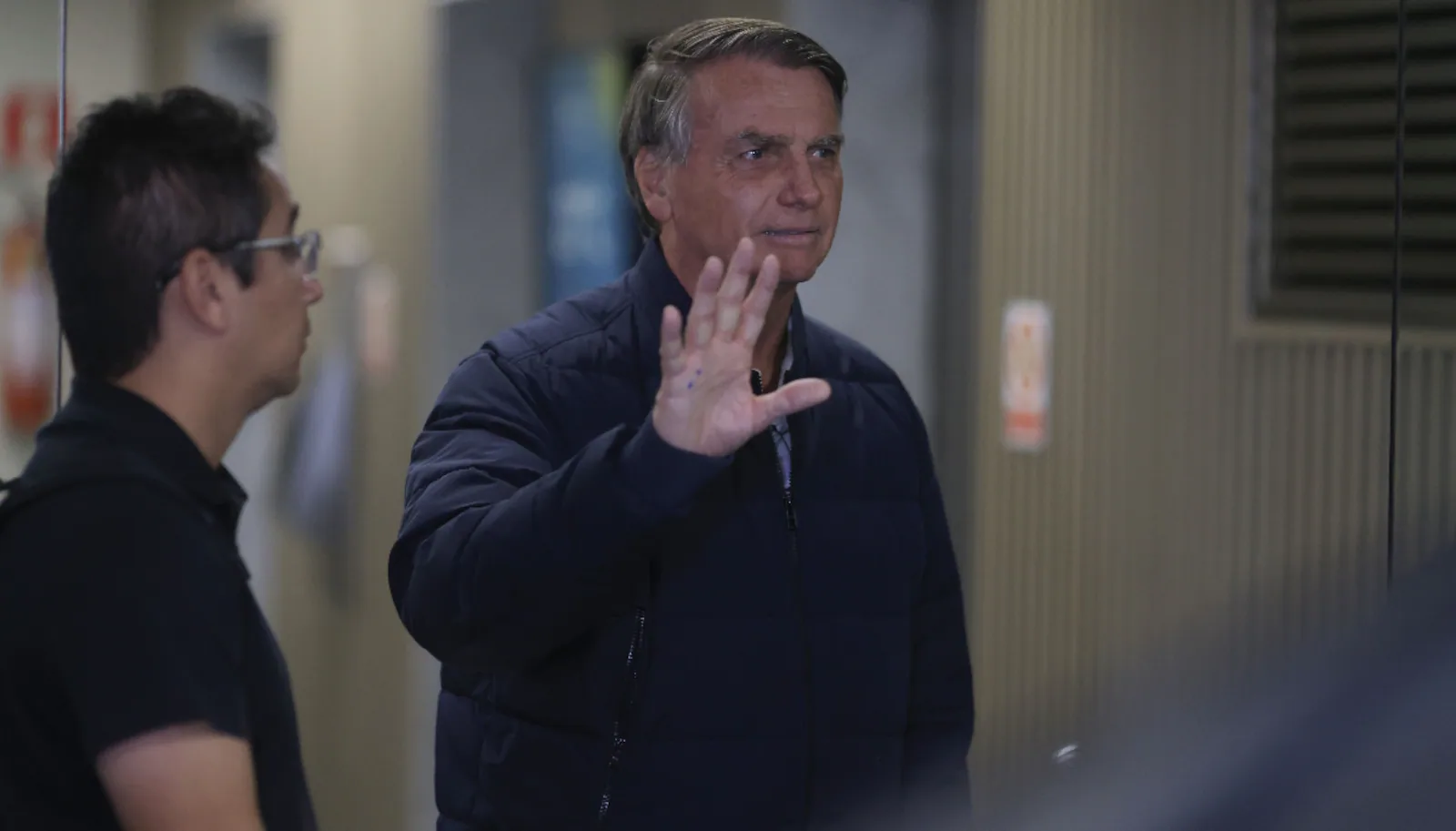 Moraes mantém restrições impostas a Bolsonaro e diz que não há proibição de entrevistas