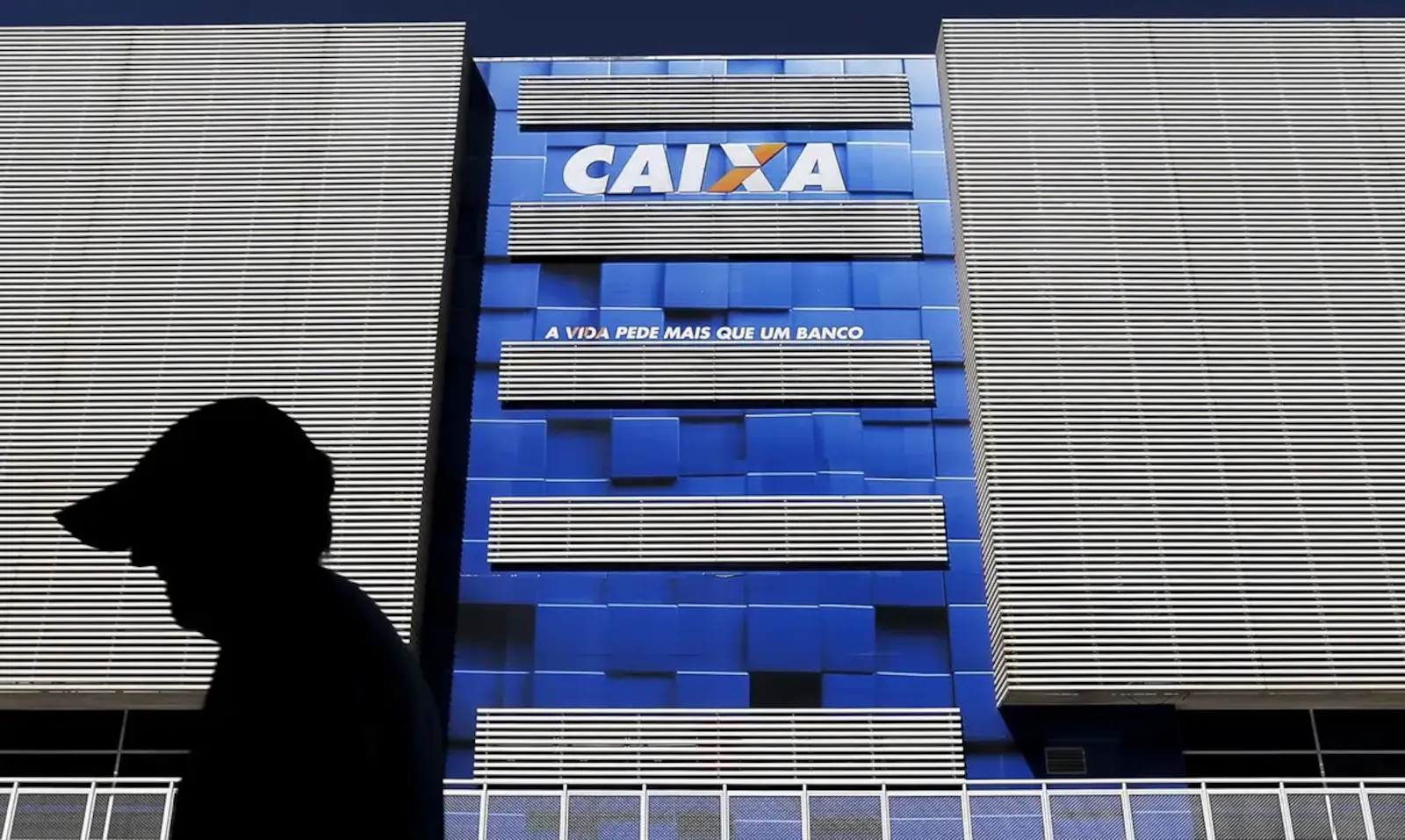 FGTS deve distribuir R$ 12,9 bilhões de lucro a trabalhadores; pagamento será feito até agosto