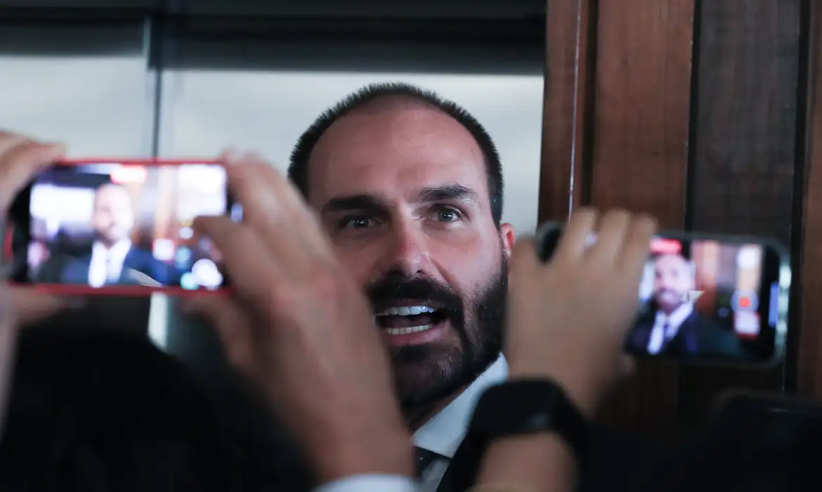 "Se nada for feito, a gente não tem eleição no ano que vem", diz Eduardo Bolsonaro