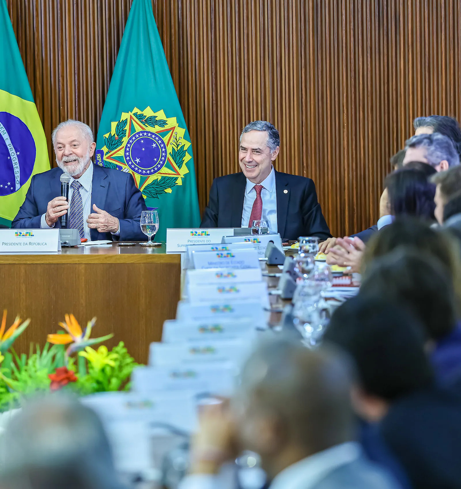 Jantar de Lula com ministros do STF no Palácio do Alvorada dura cerca de duas horas