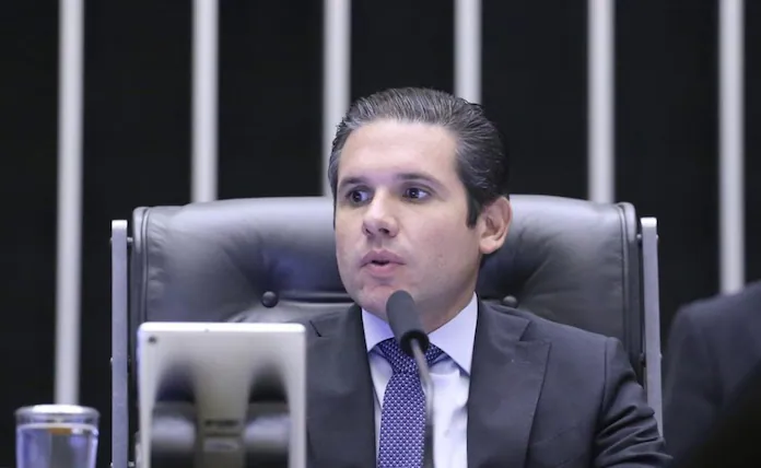 Motta quer acelerar votação de projetos contra exposição de crianças em vídeos na internet