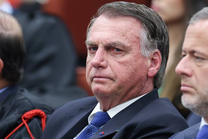 Defesa pede ao STF autorização para professor dar aulas à filha de Jair Bolsonaro em casa