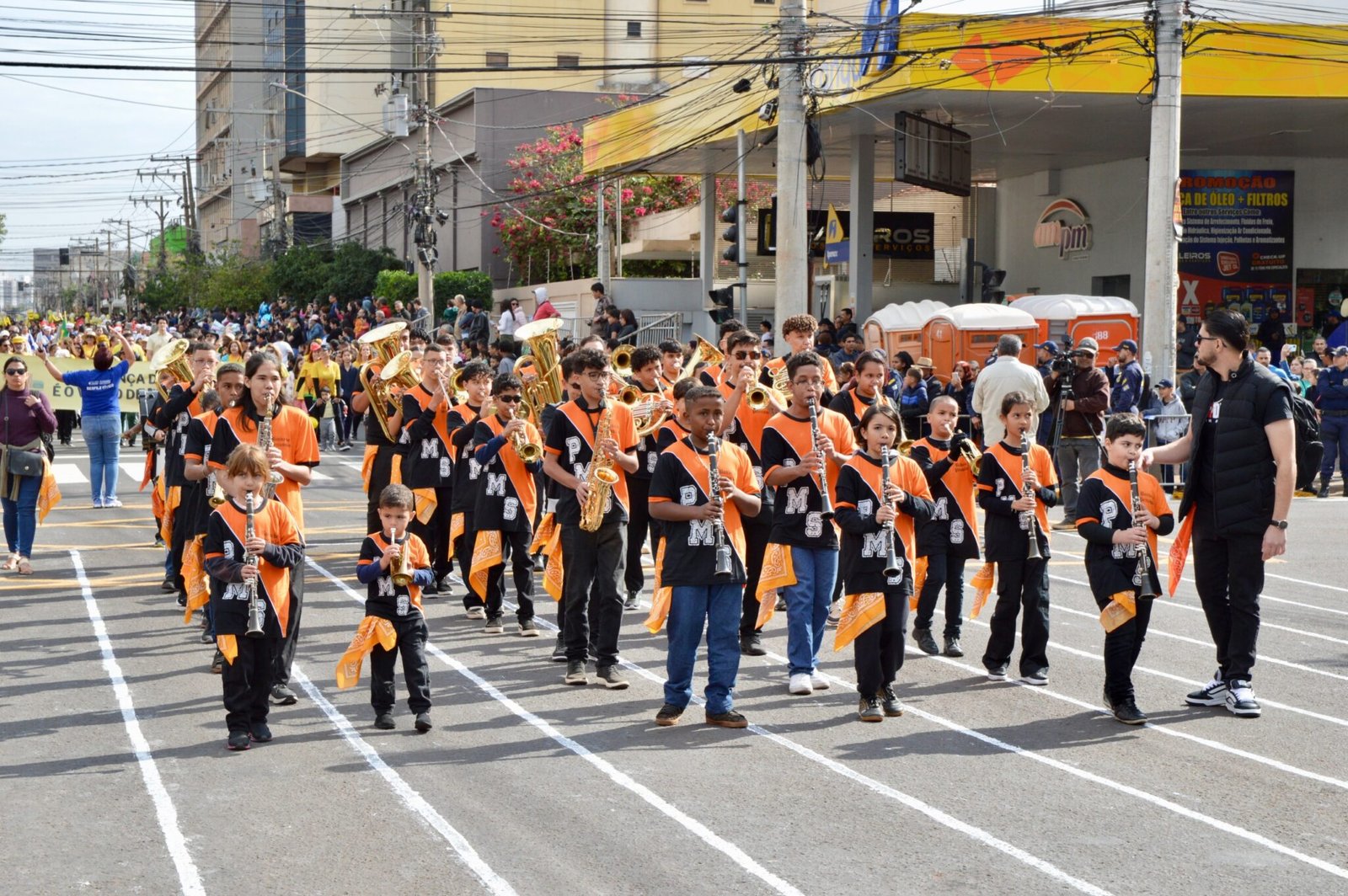 Tradicional desfile de aniversário, 61 entidades na capital 