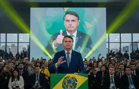 Flávio Bolsonaro se reúne com prefeitos de SP e pede mobilização a aliados: 'Não podemos baixar a guarda'