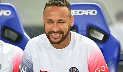 Neymar expulso. E ameaça. ‘Dei a oportunidade de um idiota aparecer. Mas vou pegar o Nestor.’ Ídolo não sabe regra, prejudica Santos, que empata com Bahia