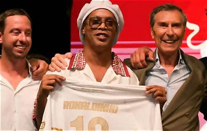 Estreia de Ronaldinho, em clássico, provoca procura por ingressos