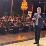Dr. Victor Rocha apresenta a Casa Rosa durante Conferência Distrital do Rotary em Campo Grande